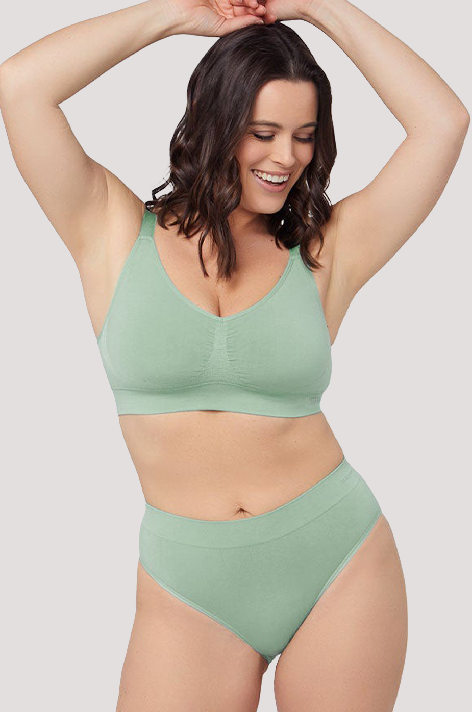 Bamboo Wireless Adjustable Crop Bra I Bella Bodies Australia I Frosty Green | Front