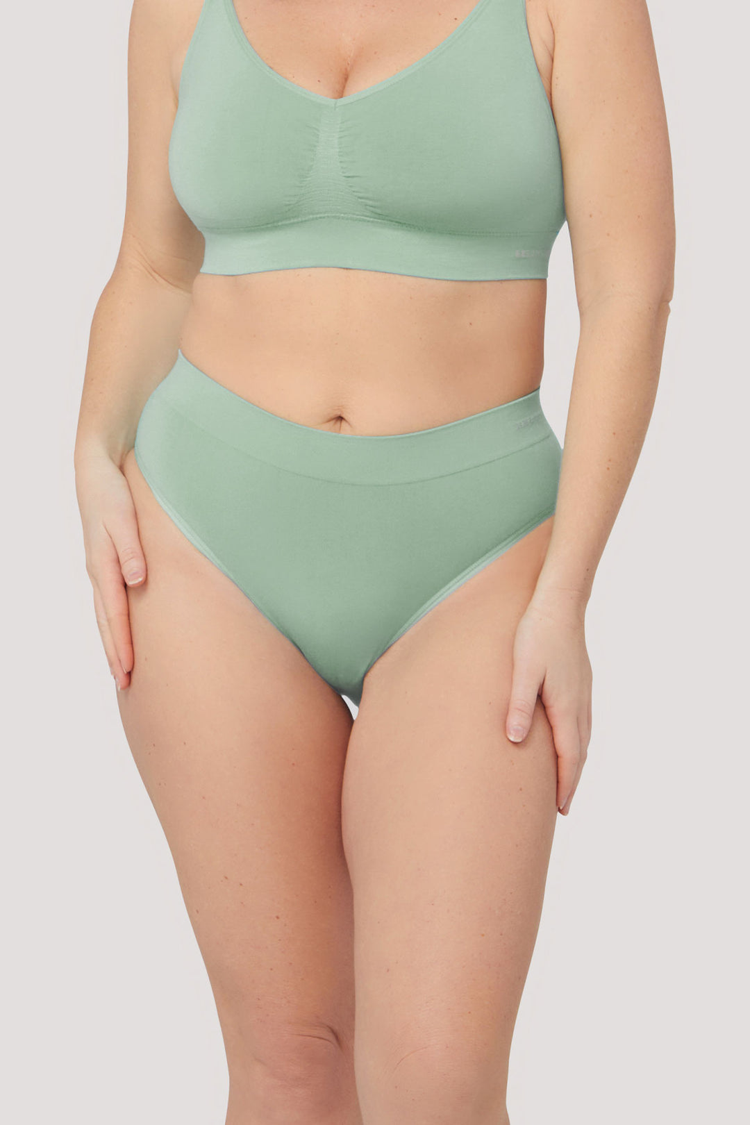 Women's comfortable & breathable underwear I Bamboo Knickers | Bella Bodies Australia I Frosty Green | Front